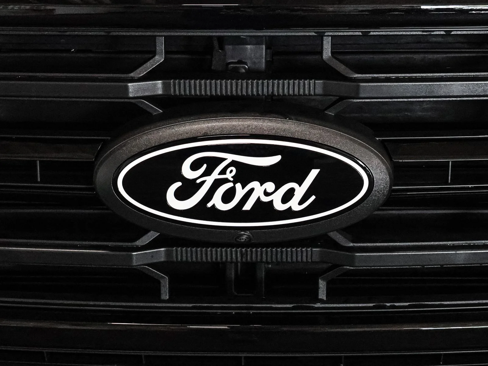 New 2026 Iconic Silver Metallic Ford XLT image 13