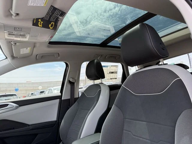 New 2026 Black Volkswagen 1.5T SE image 20