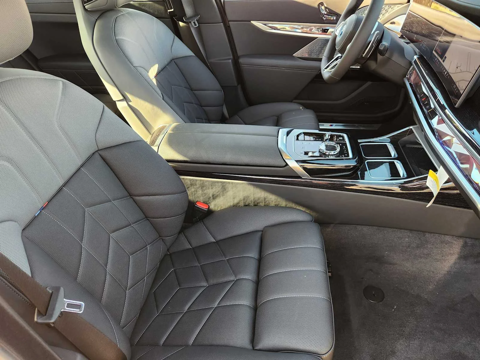 New 2026 Brooklyn Grey Metallic BMW 750e xDrive image 5