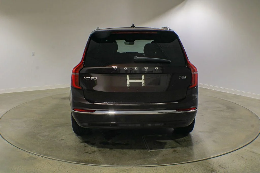 New 2026 Red Metallic Volvo T8 Plus image 4
