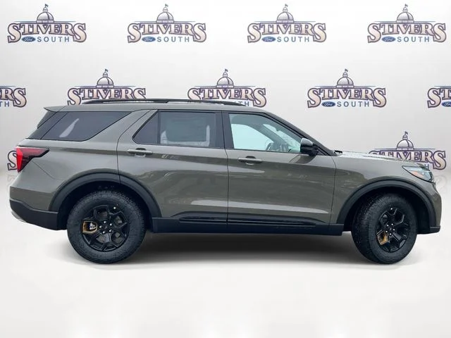New 2026 Gray Ford Tremor image 2