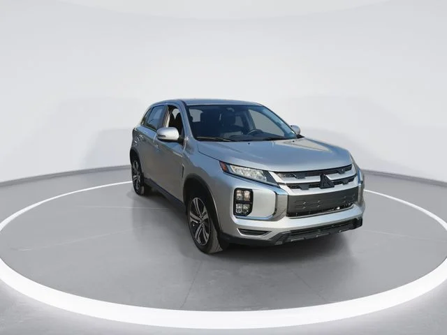 Used 2026 Silver Mitsubishi 2.0 SE image 3