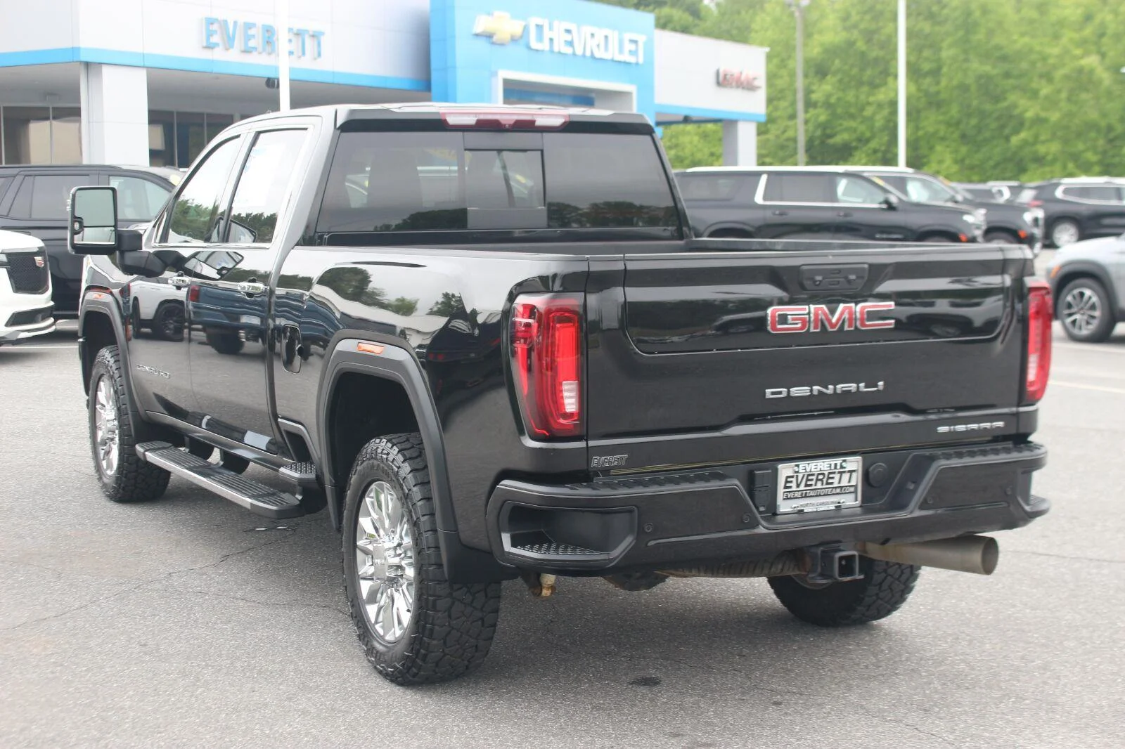 Used 2023 Ebony Twilight Metallic GMC Denali image 5