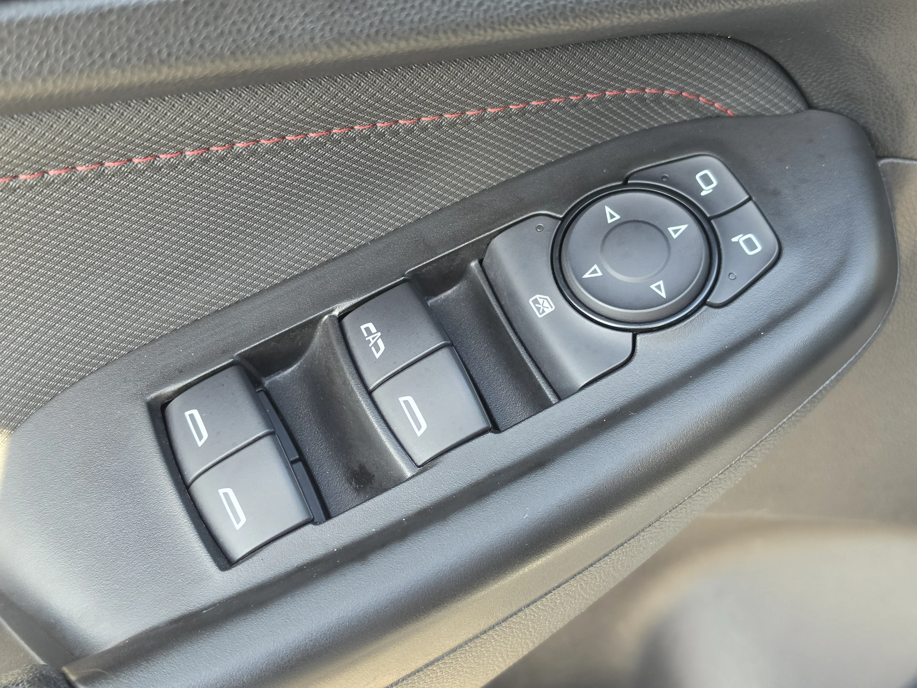 Used 2023 Summit White Chevrolet RS image 23