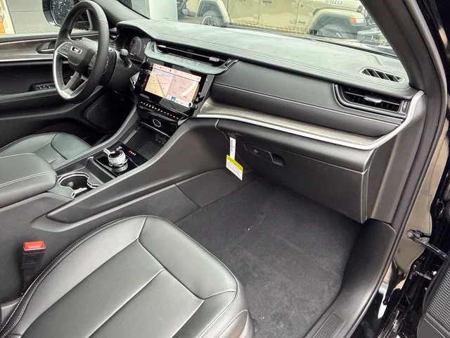 New 2027 Black Jeep Limited image 30