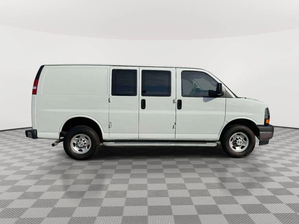 2023 Chevrolet Express Cargo Work Van - Photo 8