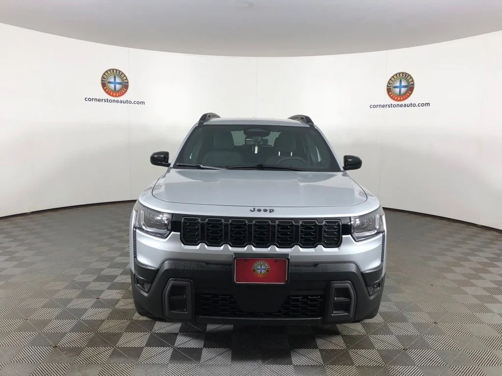 New 2026 Silver Zynith Clear-Coat Exterior Paint Jeep Laredo image 12