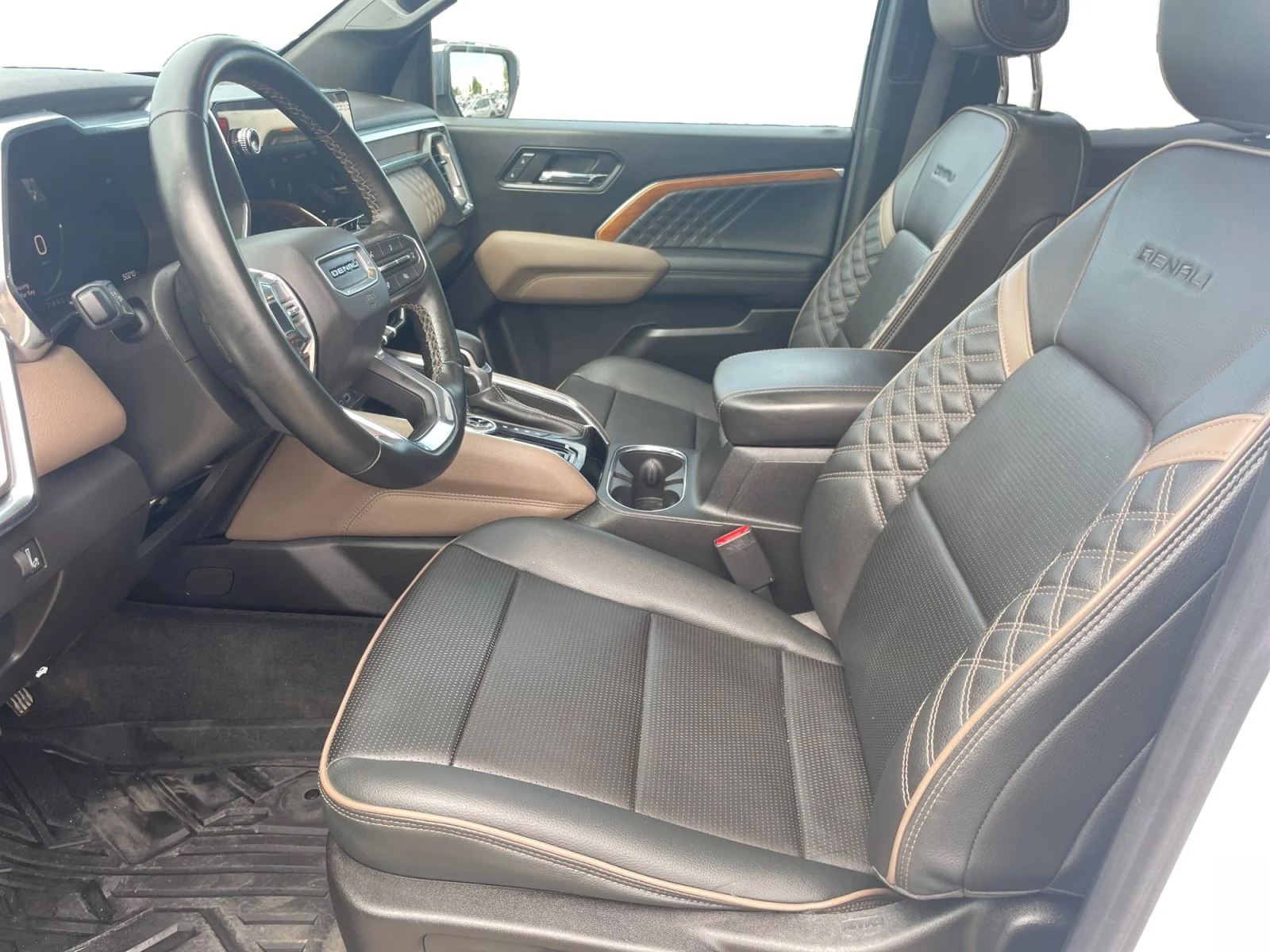 Used 2023 Summit White GMC Denali Crew 4x4 Leather Sunroof Nav image 14