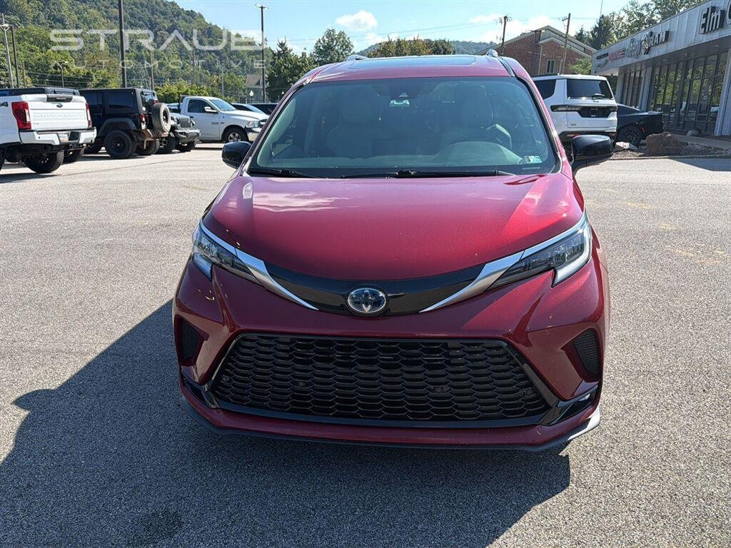 Used 2022 Ruby Flare Pearl TOYOTA  image 3
