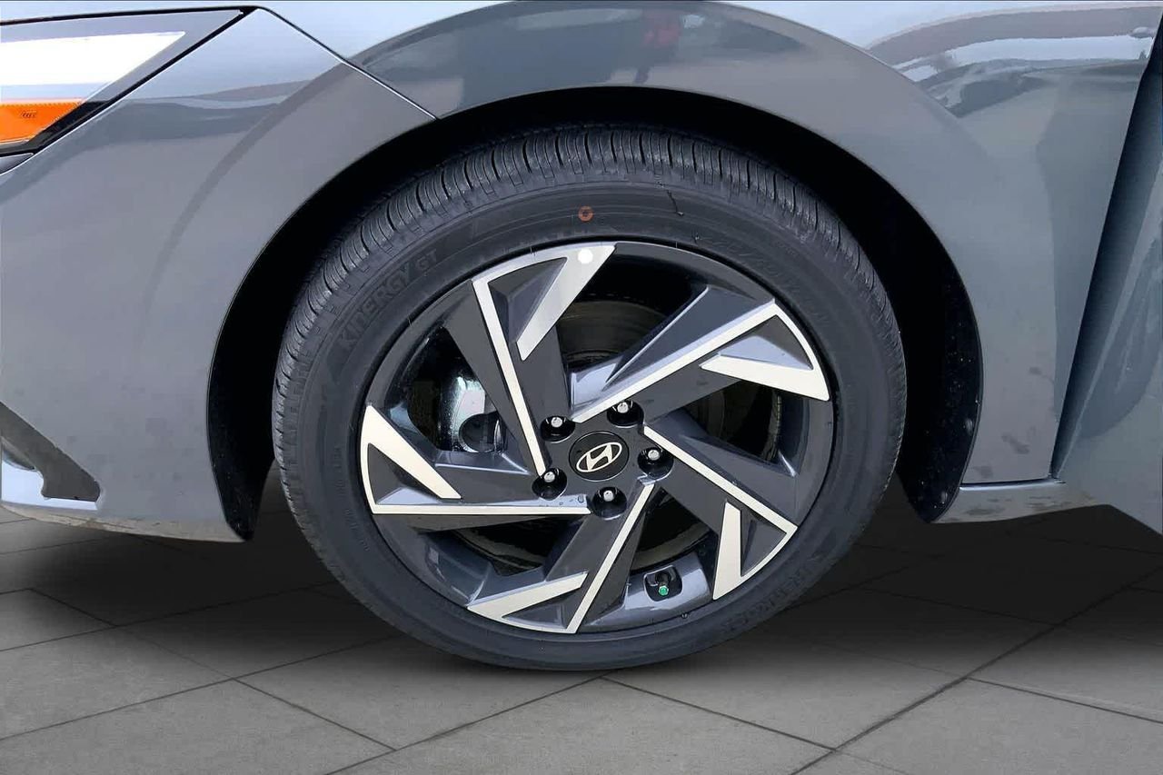 New 2026 Ecotronic Gray Hyundai Limited image 11