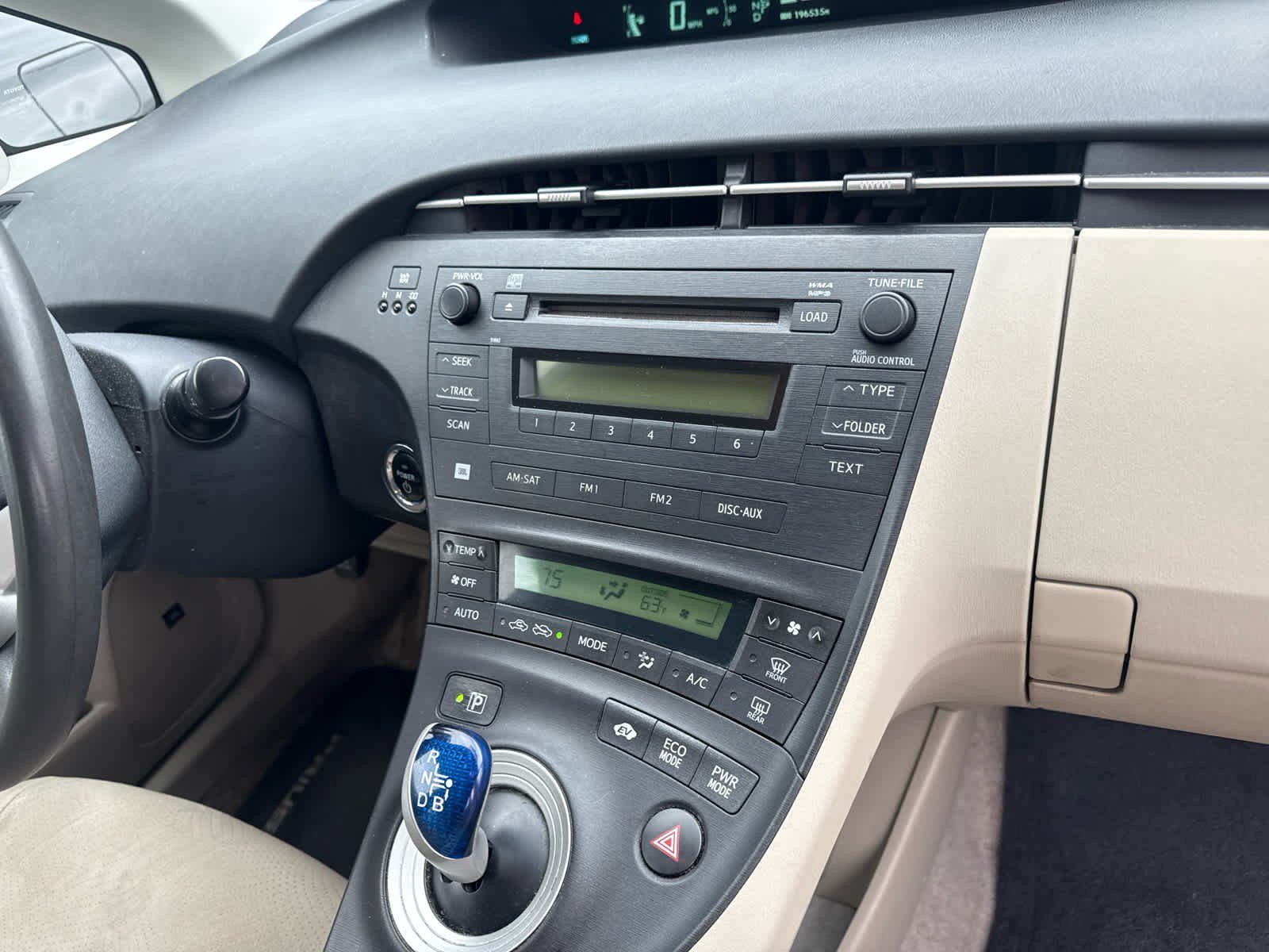 Used 2010 Blizzard Pearl Toyota III image 15