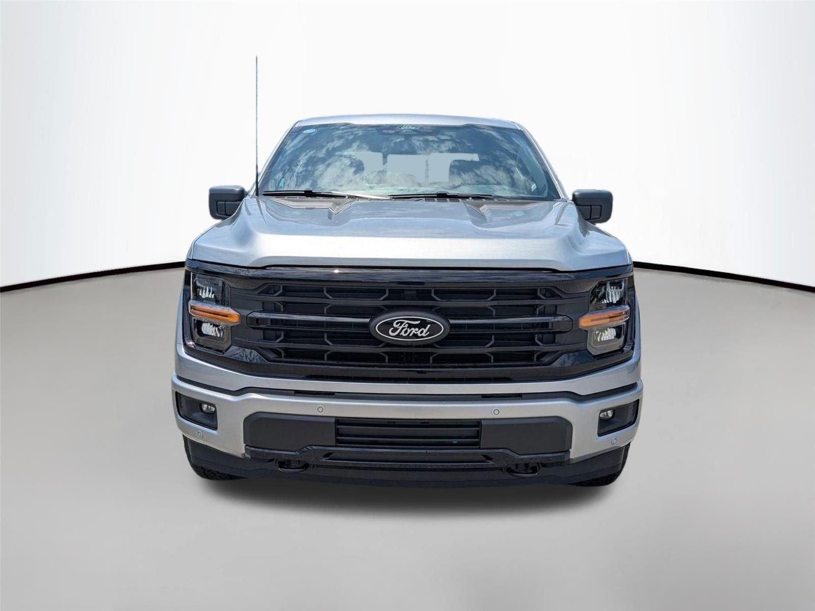 New 2026 Iconic Silver Metallic Ford XLT image 2