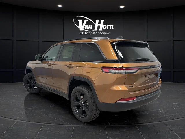 New 2026 Copper Shino Metallic Clear-Coat Exterior Paint Jeep Limited image 5