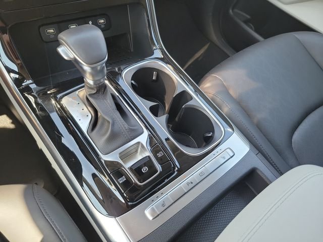 Used 2024 White Kia EX image 26