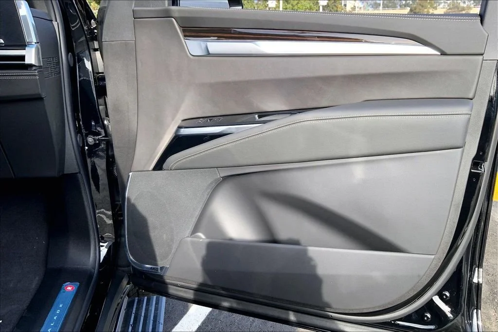 2026 Cadillac Escalade Luxury - Photo 33