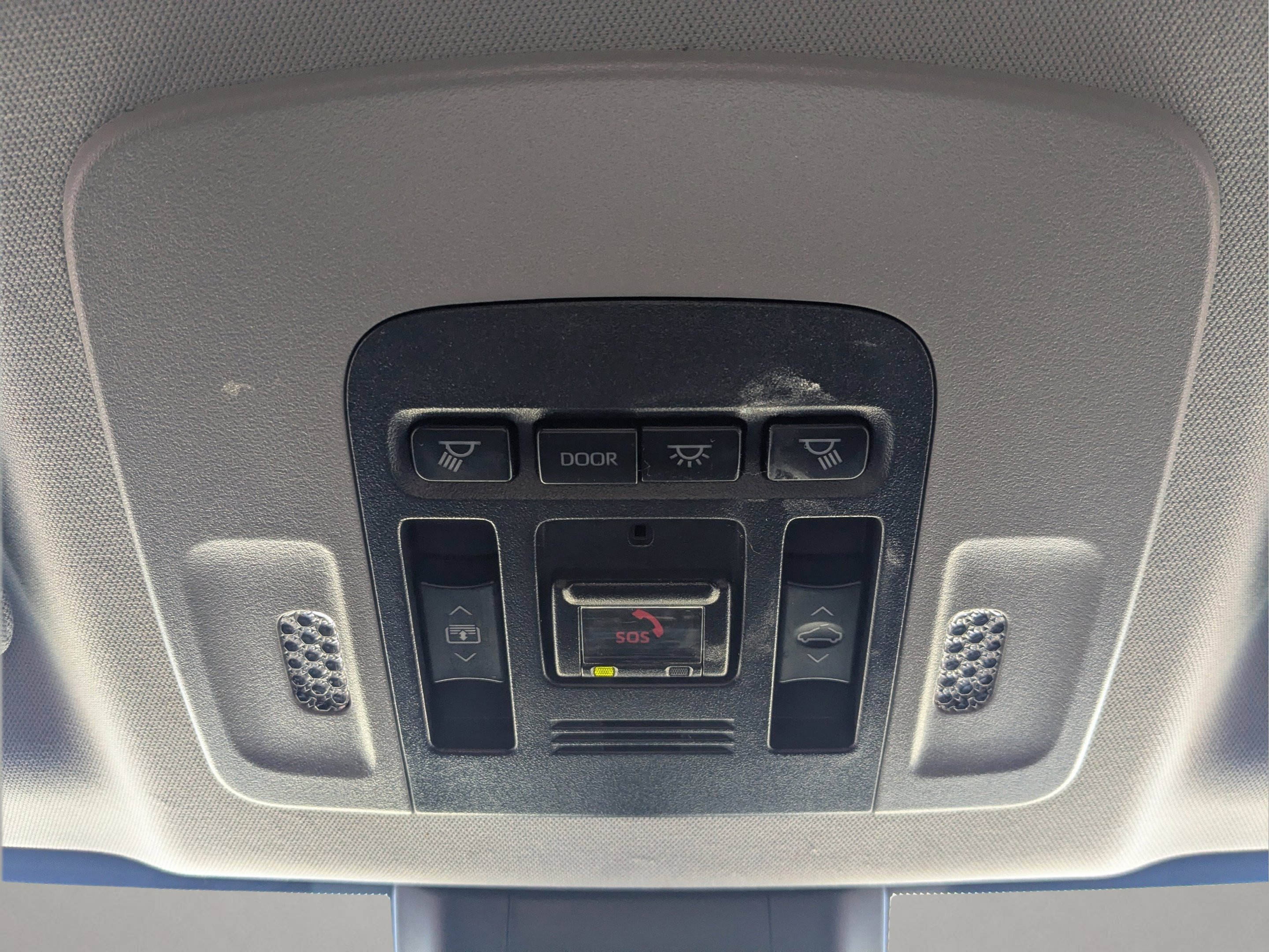 2021 Toyota Camry XSE - Photo 18
