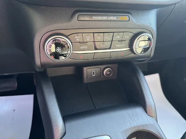 Used 2020 Magnetic Metallic Ford SE image 18
