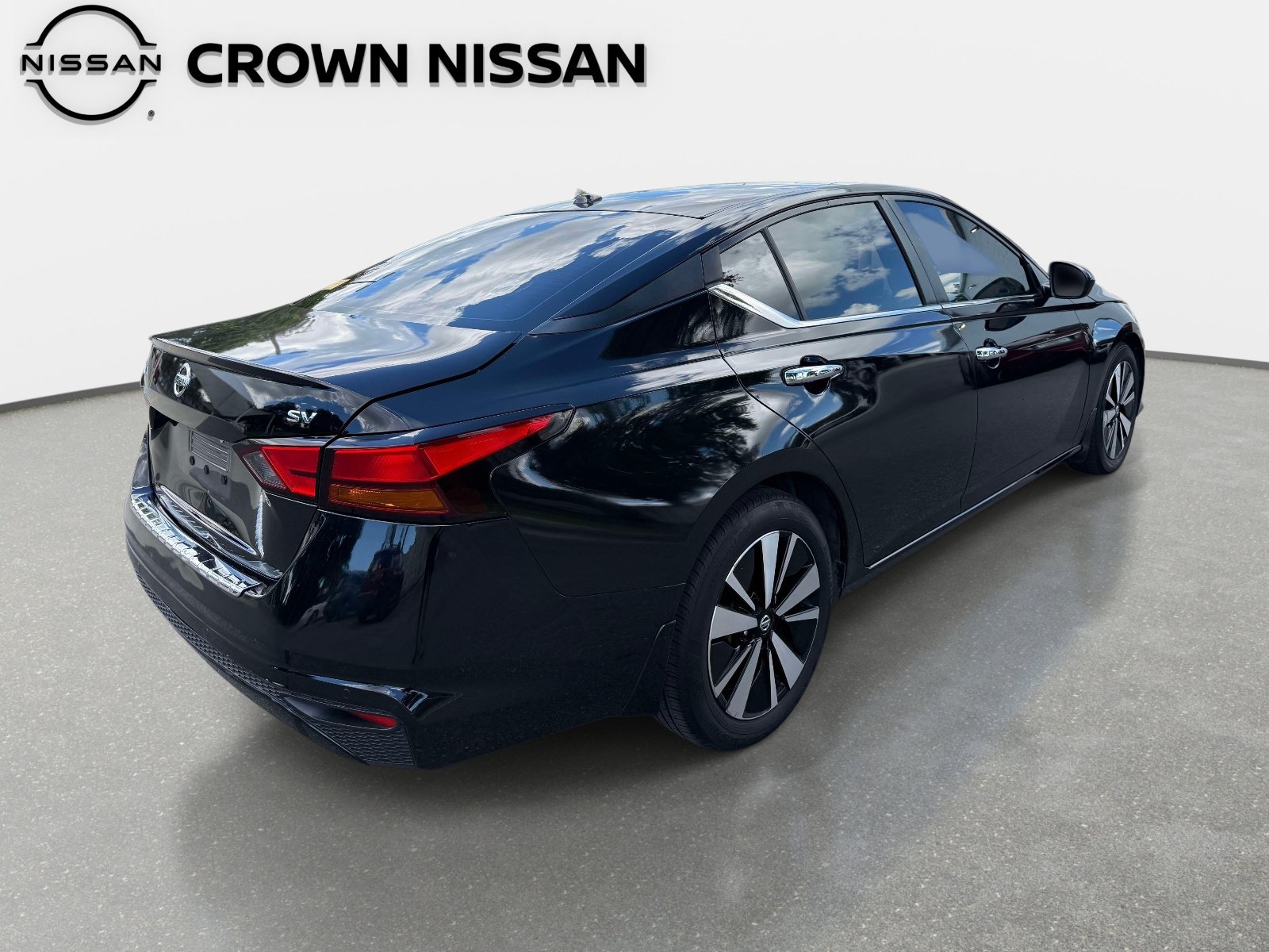 Used 2021 Super Black Nissan 2.5 SV image 7