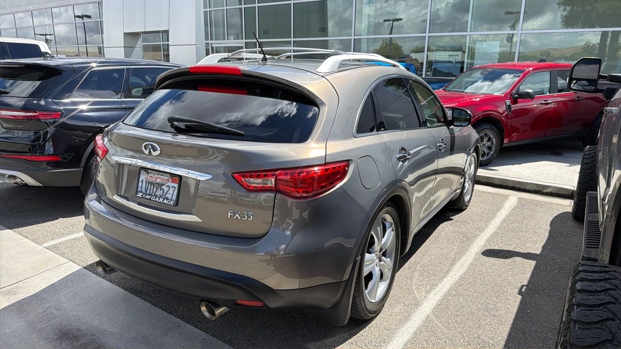 2011 INFINITI FX35 Base photo 2