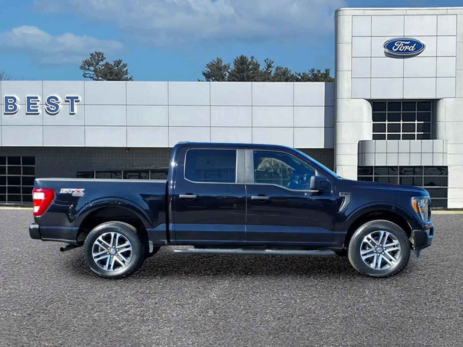 Used 2023 Agate Black Metallic Ford XL image 8