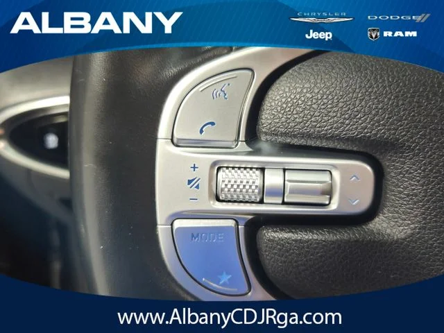 Used 2022 Gray Genesis 2.5T Select image 27