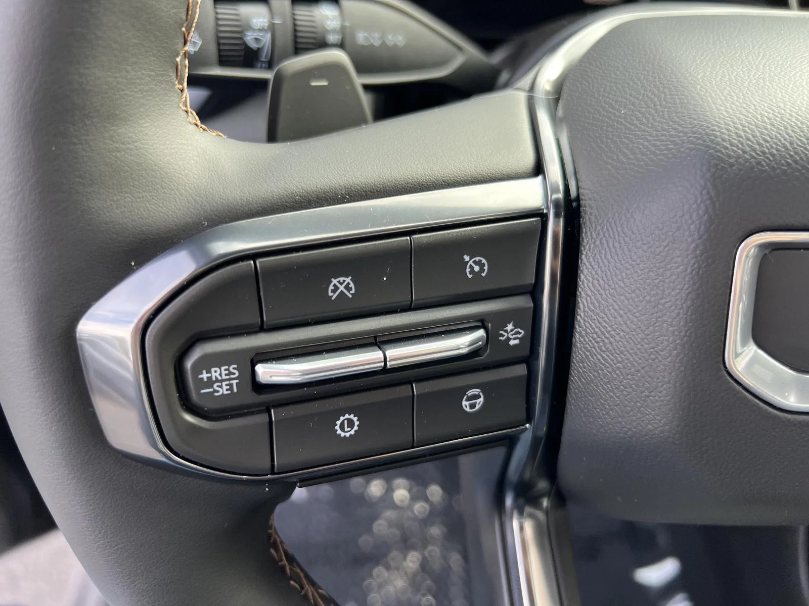 2026 GMC Yukon XL AT4 - Photo 24