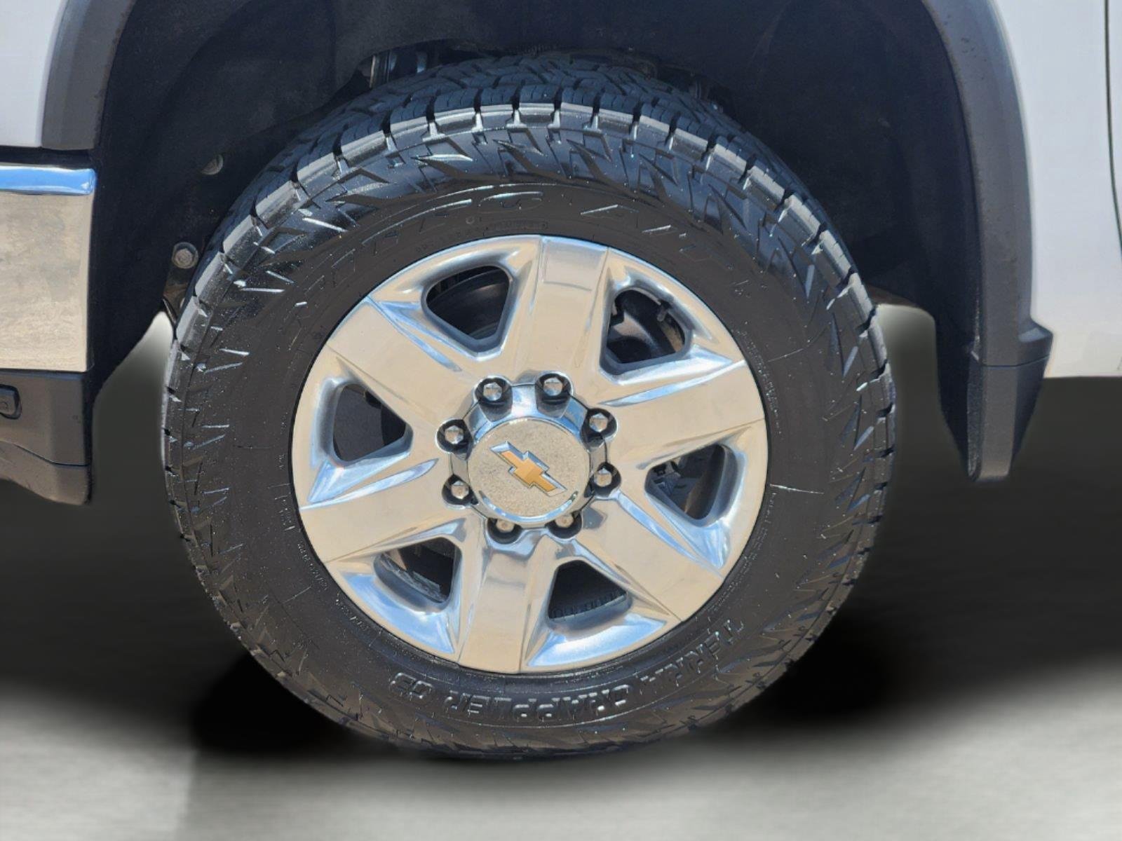 Used 2022 Summit White Chevrolet LTZ image 9