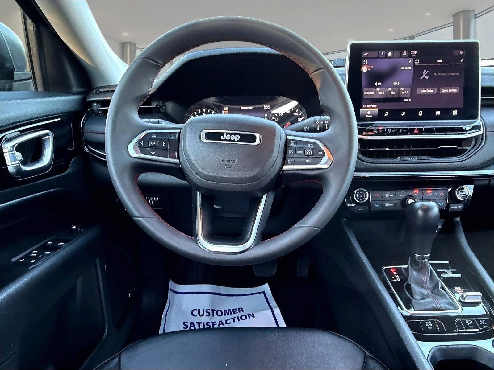 Used 2022 Diamond Black Jeep Trailhawk image 9