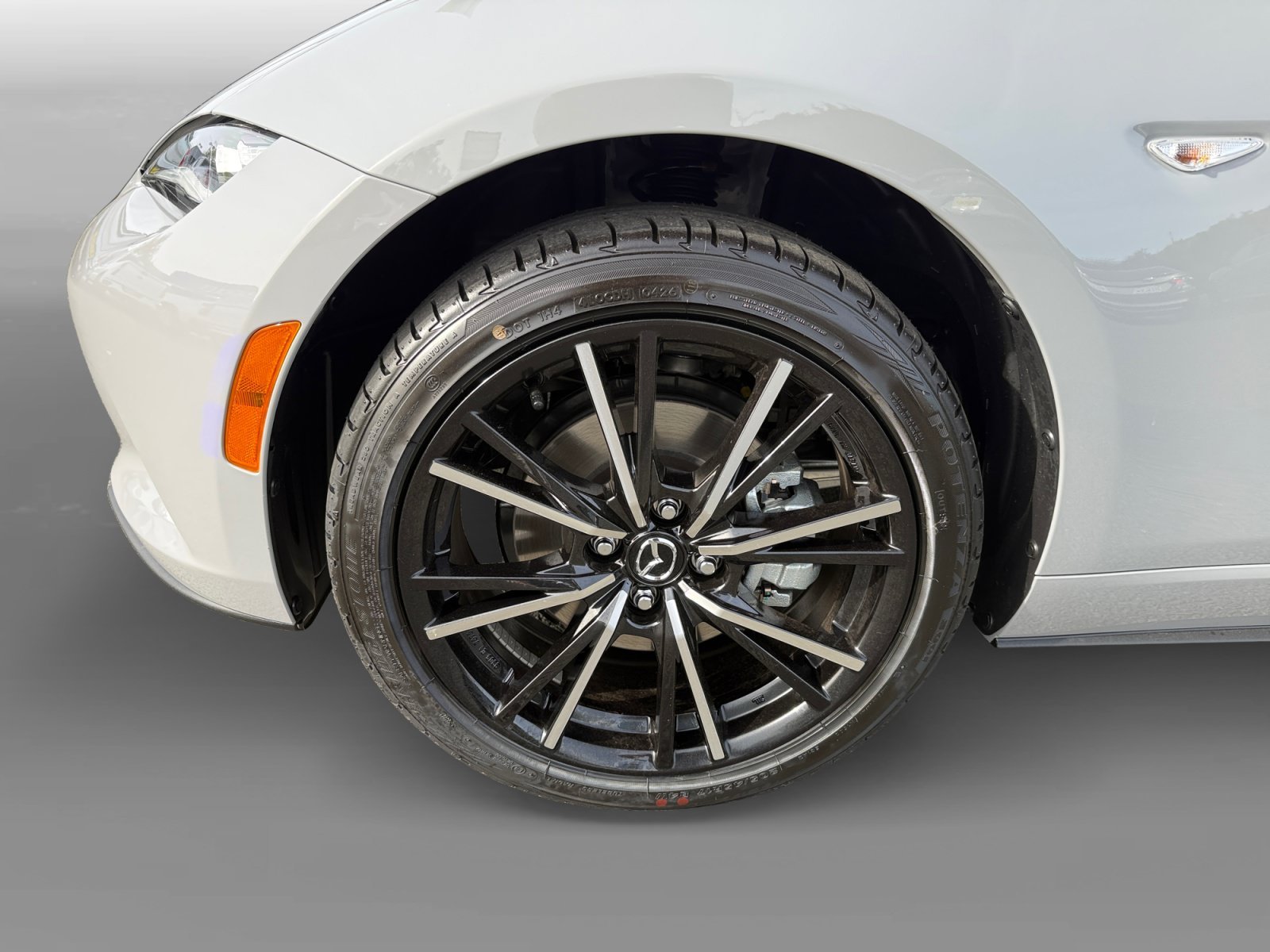 2026 Mazda MX-5 Miata Grand Touring - Photo 9