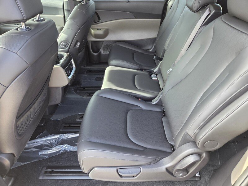 New 2026 Aurora Black Pearl Kia SX image 9