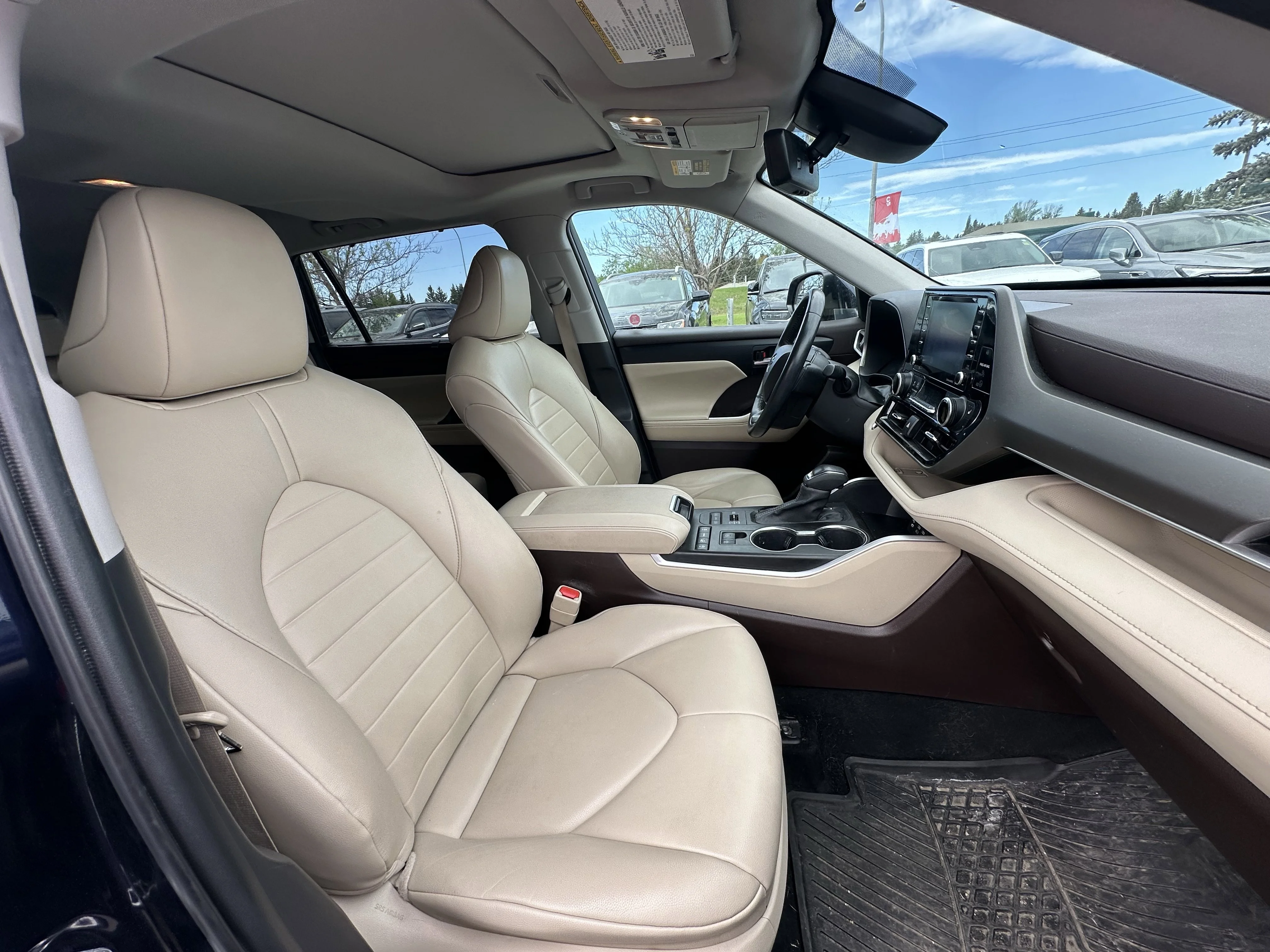 Used 2022 Blue Toyota XLE image 18