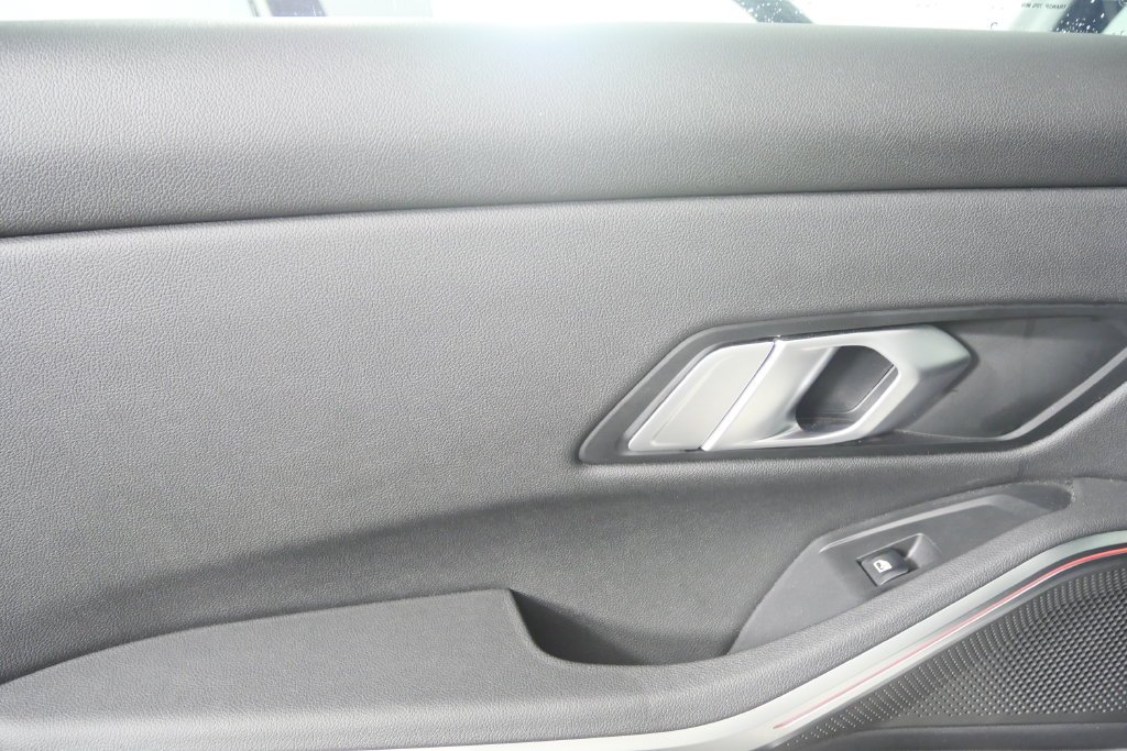 Used 2021 Alpine White BMW 330i image 14