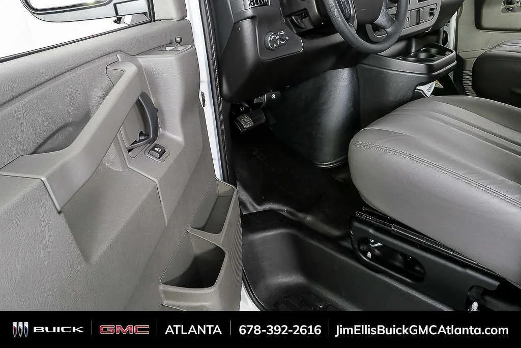 New 2025 Summit White GMC Work Van image 5