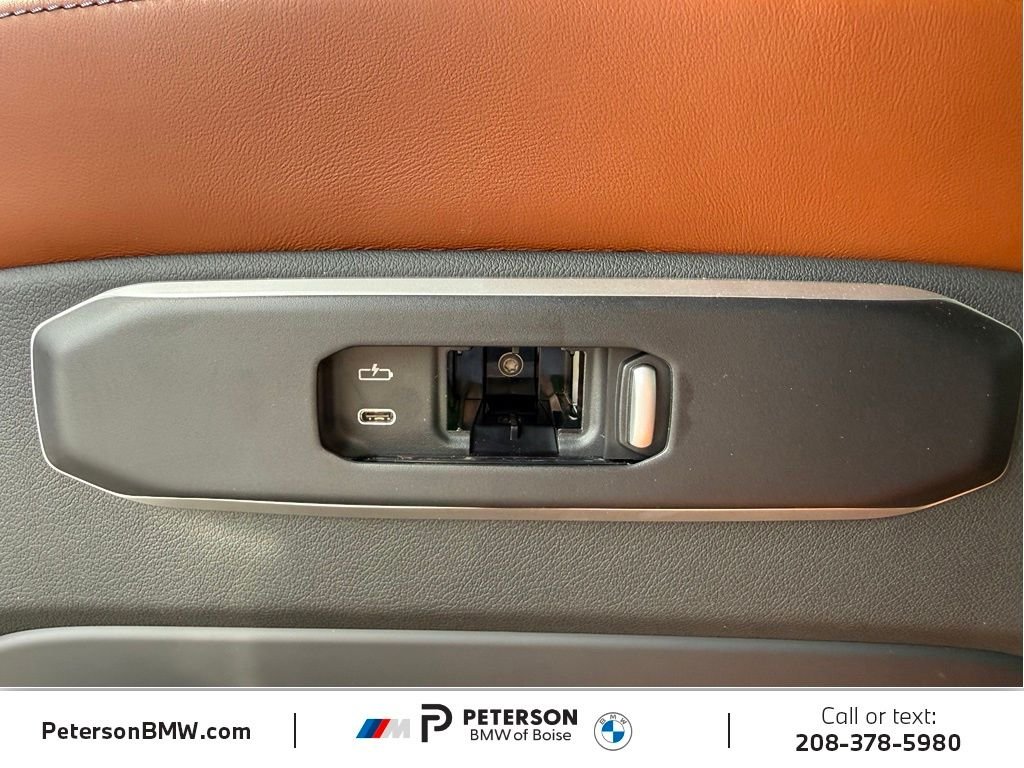 Used 2026 Gray BMW M60i image 23