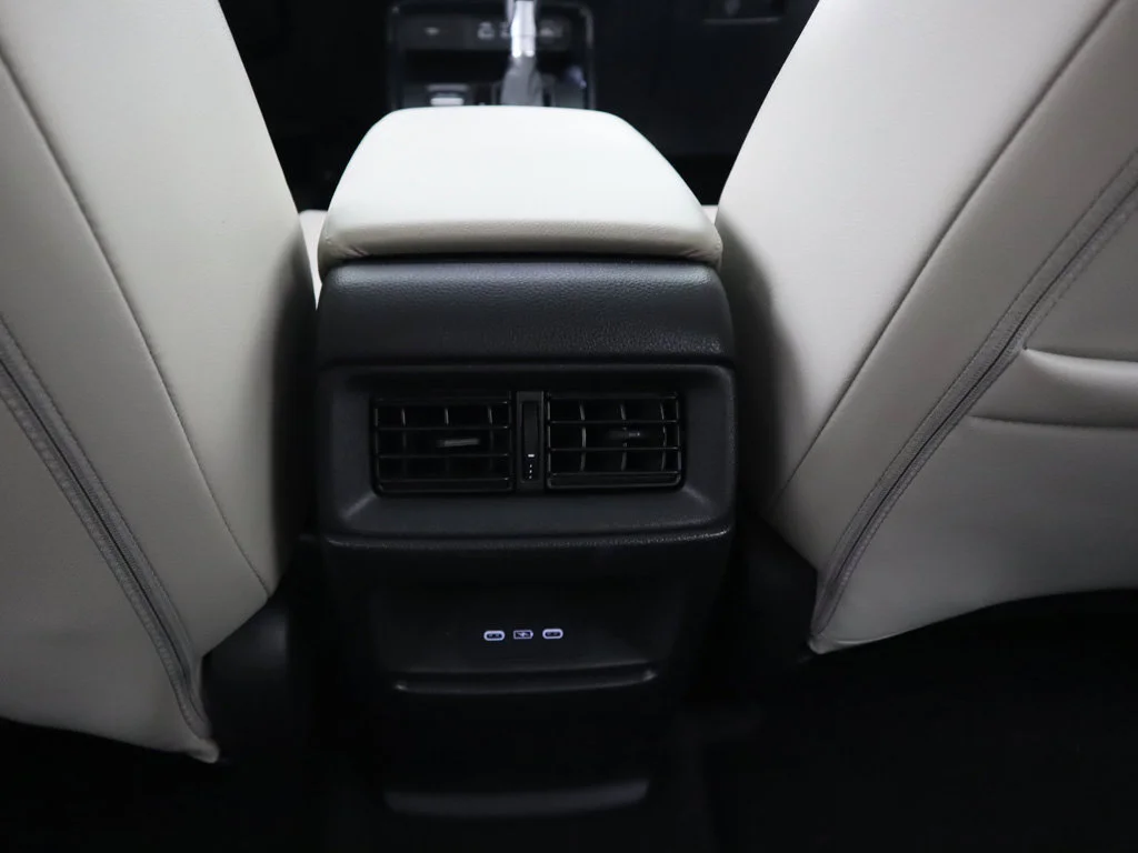 Used 2024 Platinum White Pearl Honda EX-L image 56