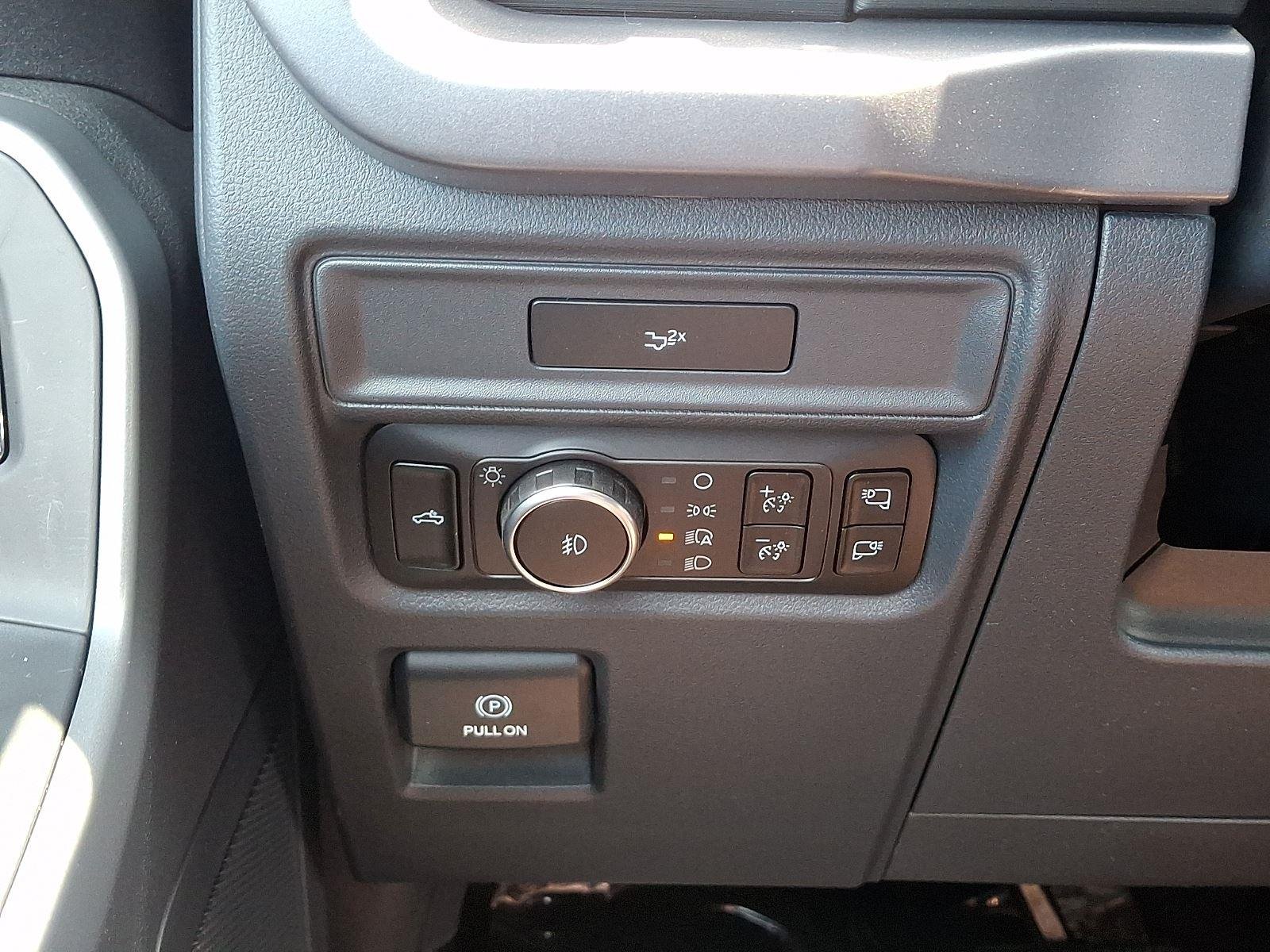 New 2026 Oxford White Ford XLT image 15