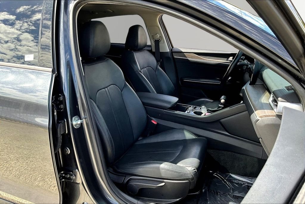 Used 2022 Gray Kia EX image 29