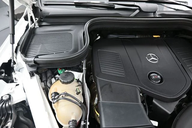 Used 2025  Mercedes-Benz GLE 450e image 34