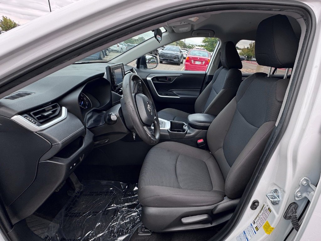 Used 2022 White Toyota LE image 20
