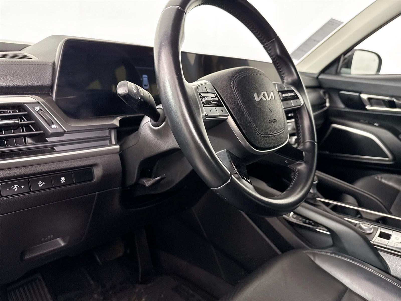 Used 2023 Ebony Black Kia LX image 4
