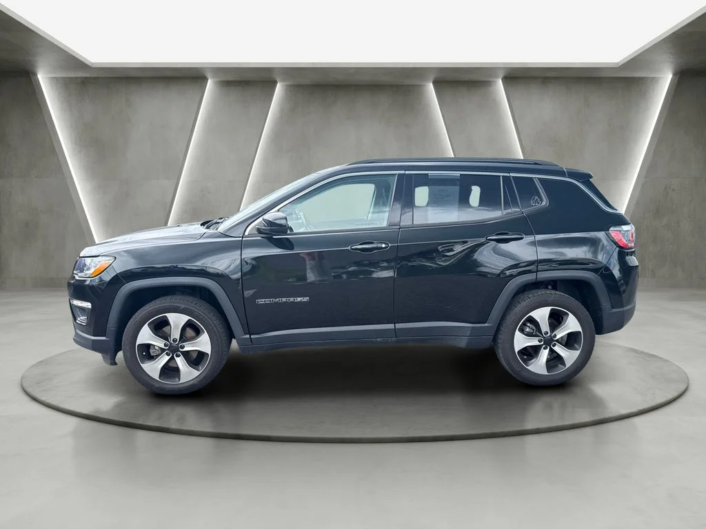Used 2020 Black Jeep Latitude image 4