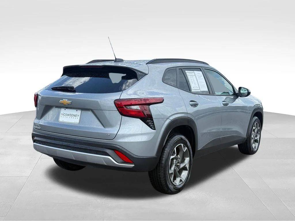 Used 2025 Gray Chevrolet LT image 27