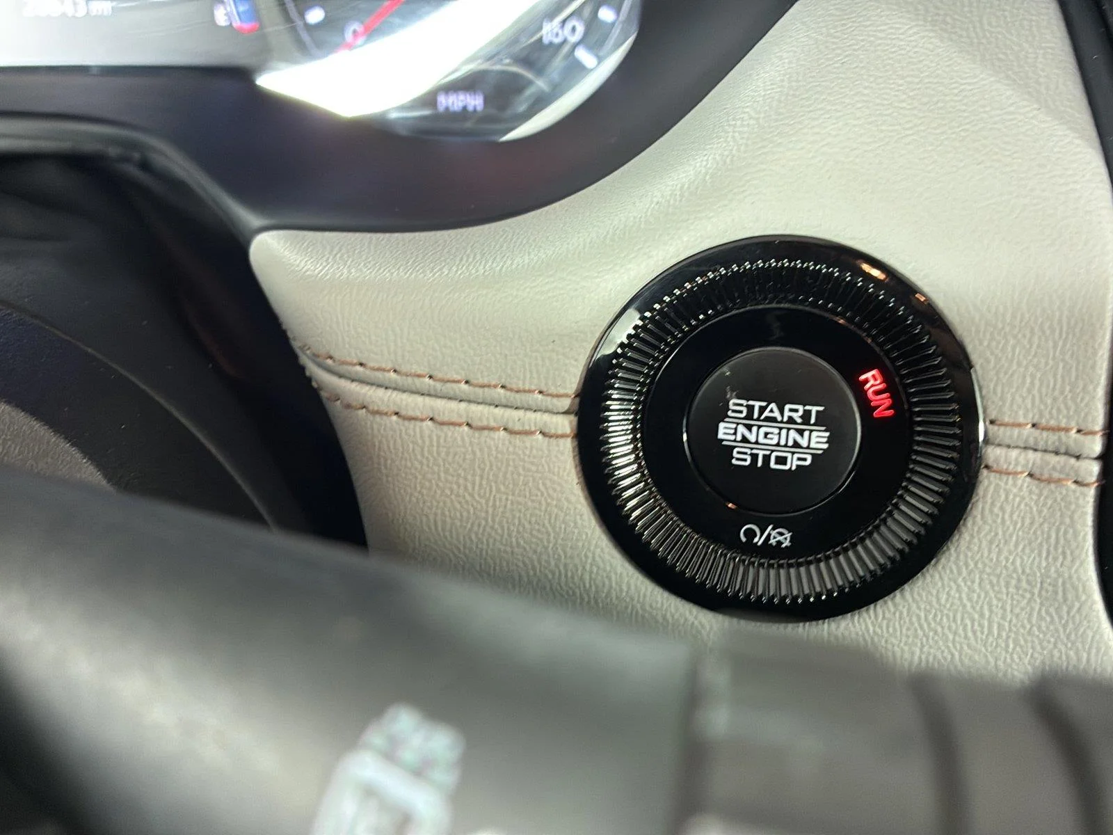 Used 2024 Hydro Blue Pearlcoat Jeep Limited image 26