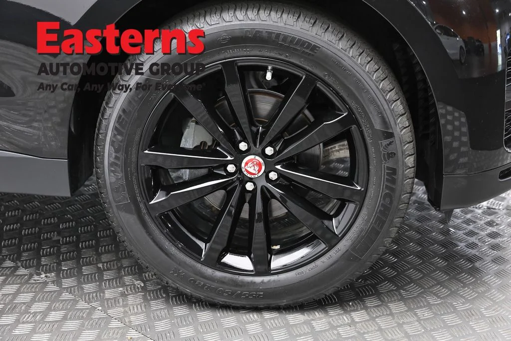 Used 2020 Black Jaguar 25t Prestige image 35