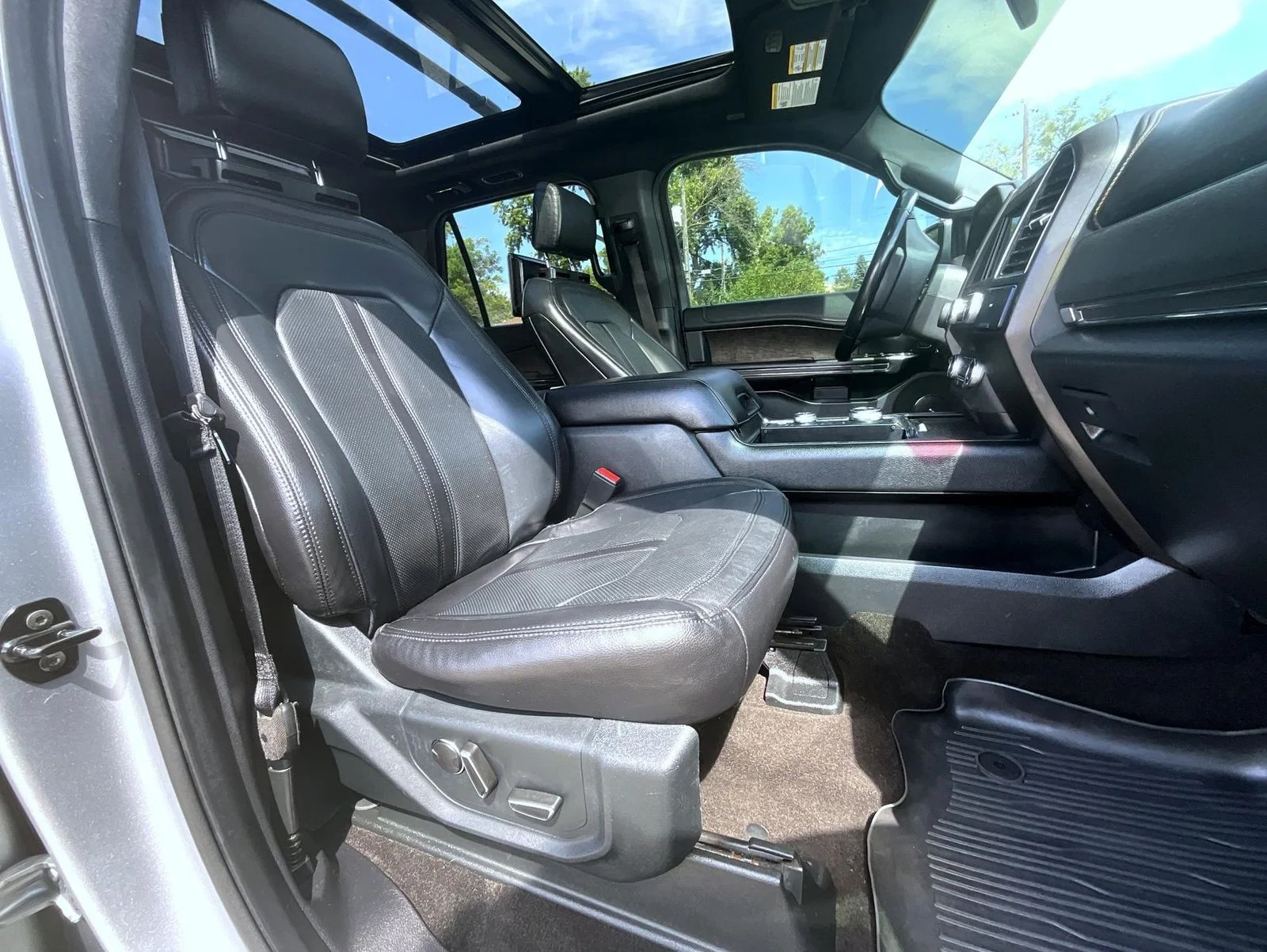 Used 2020 Silver Ford Limited image 18