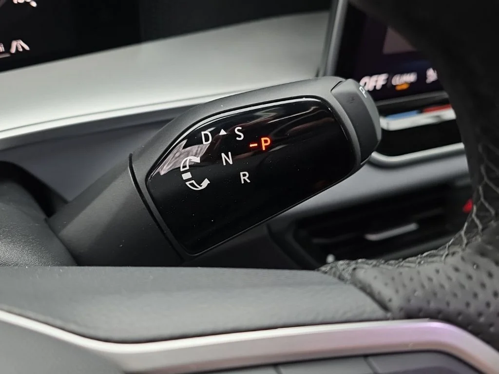 2026 Volkswagen Tiguan SE R-LINE BLACK - Photo 9