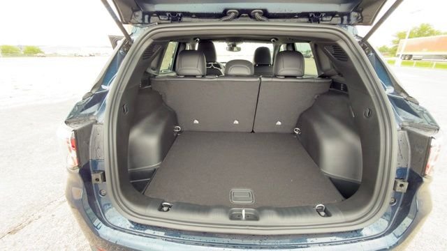 New 2026 Fathom Blue Pearl Coat Jeep Latitude image 20