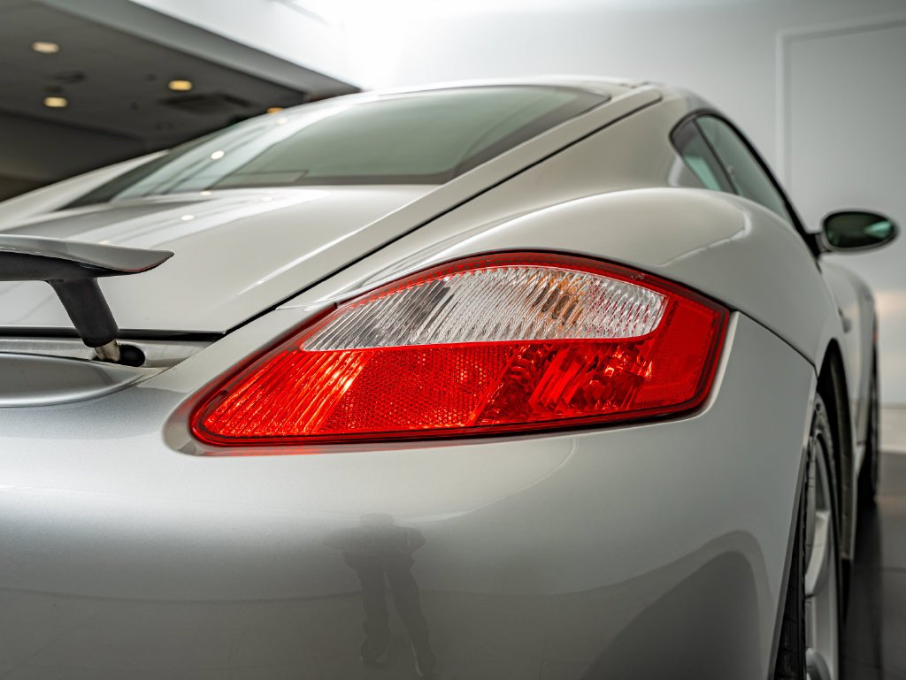 Used 2007 Arctic Silver Metallic Porsche  image 18