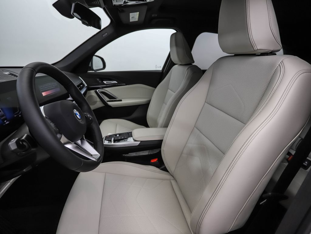 Used 2026 Silver Metallic BMW xDrive28i image 11