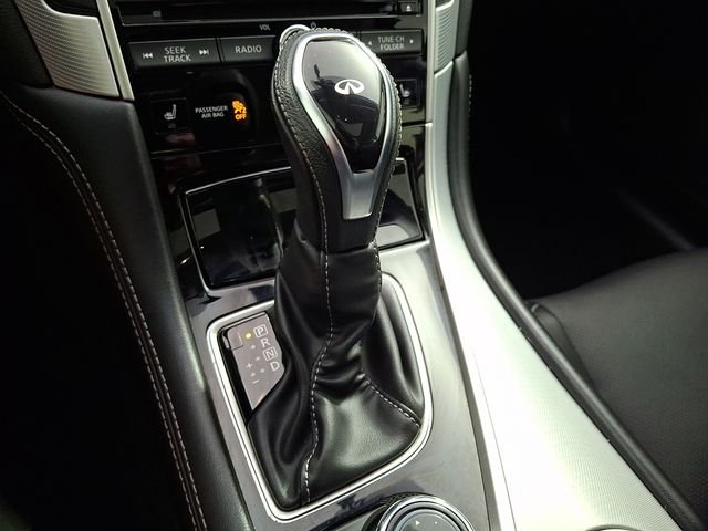 Used 2022 Red INFINITI LUXE image 19